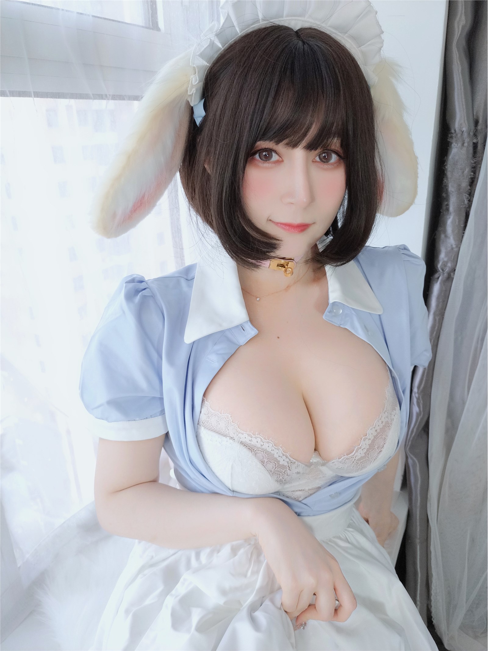 Miss Coser, Silver 81 NO.110, February 2022, 2022- February 23, 2022- Maid of Giant Breast Rabbit(10)